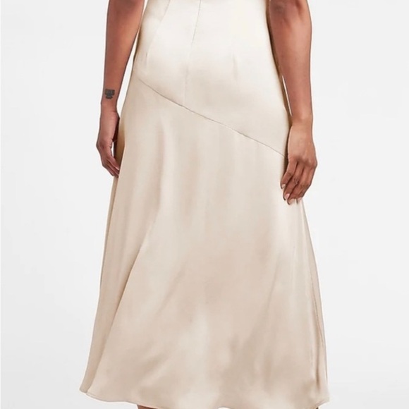 Express Soft Pink Dress Fully Lined. Soft Flowing, Just Beautiful In Person. - Picture 2 of 8